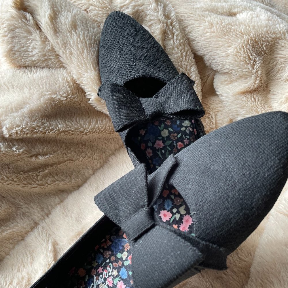Skechers stretch fit black bow shoes